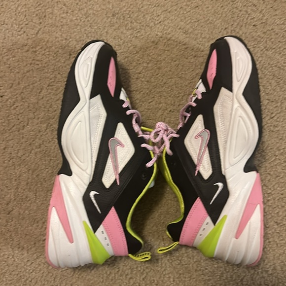 Nike shoes - Picture 5 of 9